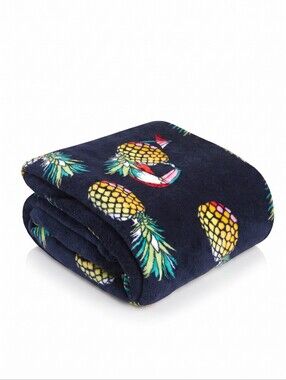 Vera Bradley Toucan Party Navy Blanket